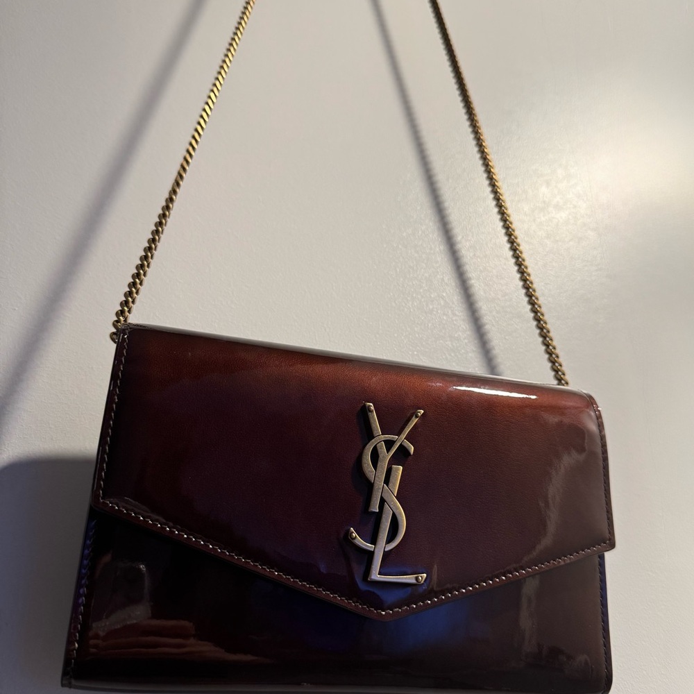 Saint Laurent Cassandre Uptown Patent Leather Envelope Wallet on a Chain. - Picture 6 of 9
